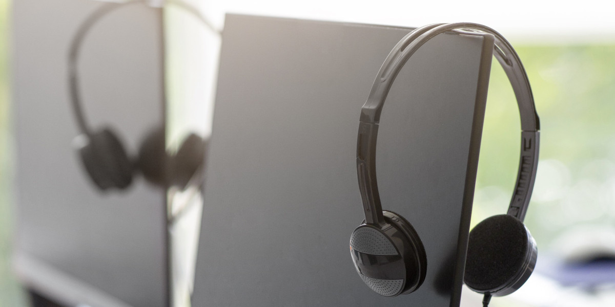 A Look At The Myths And Facts Behind Online Headphone Store