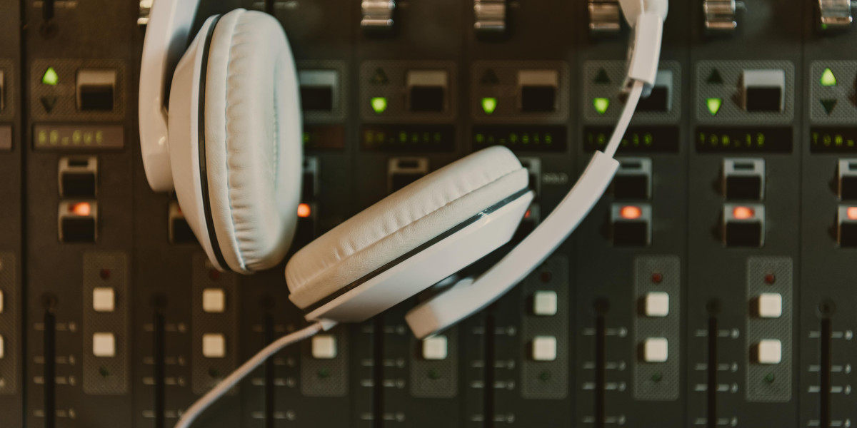 Why You Should Be Working On This Headphone Online Shop