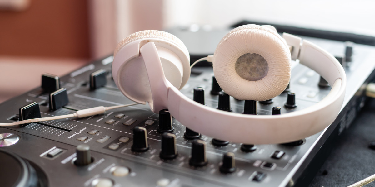 You'll Never Guess This Headphone Online Shop's Secrets