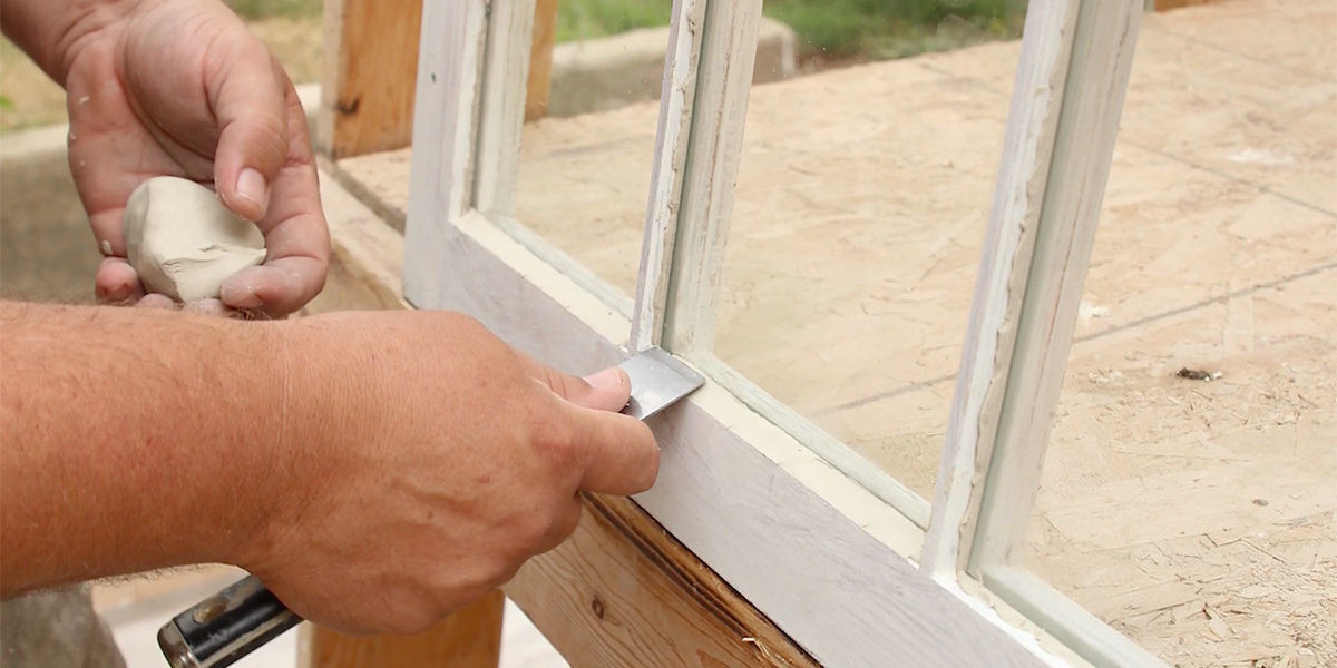 Guide To Experienced Glazier: The Intermediate Guide The Steps To Experienced Glazier