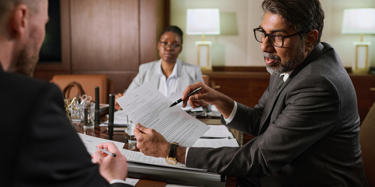 Guide To Accident Lawsuit Representation: The Intermediate Guide To Accident Lawsuit Representation